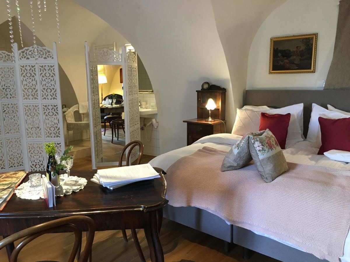 Gasthof Zum Goldenen Anker 하인부르크 안 데어 도나우 외부 사진